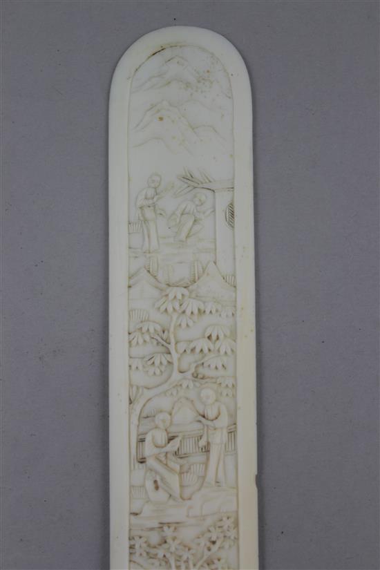 A Chinese export ivory page turner, 19th century, 28cm